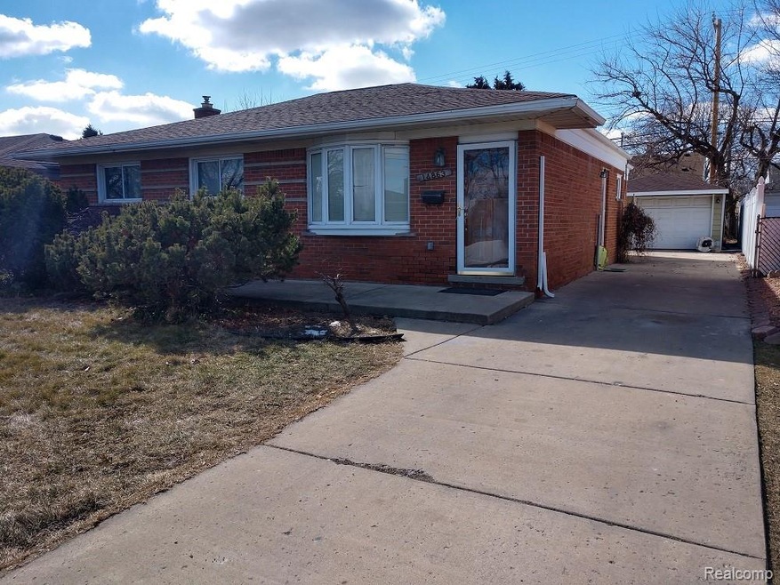 1,313, SQUARE FOOT RANCH ON A 50' WIDE LOT.
