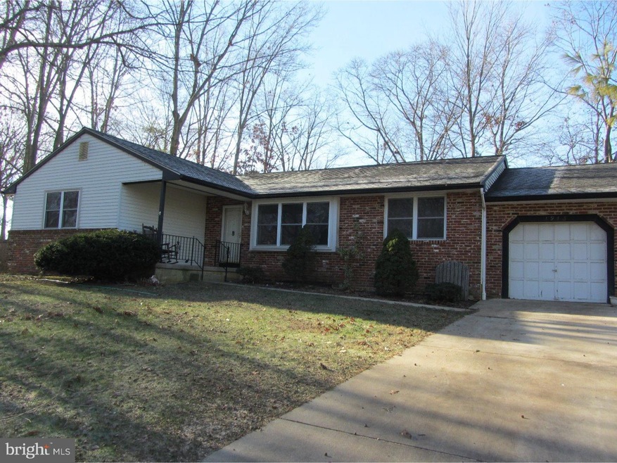 1913 Lillian Dr, Williamstown, NJ 08094 - photo 1