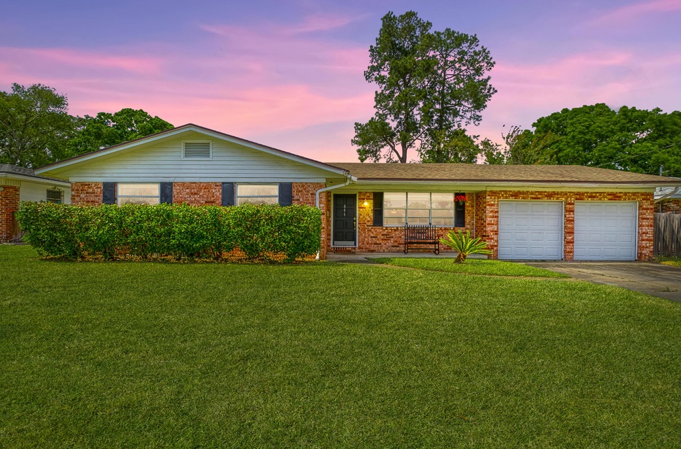 806 Trinidad Rd, Jacksonville, FL 32216 - photo 1