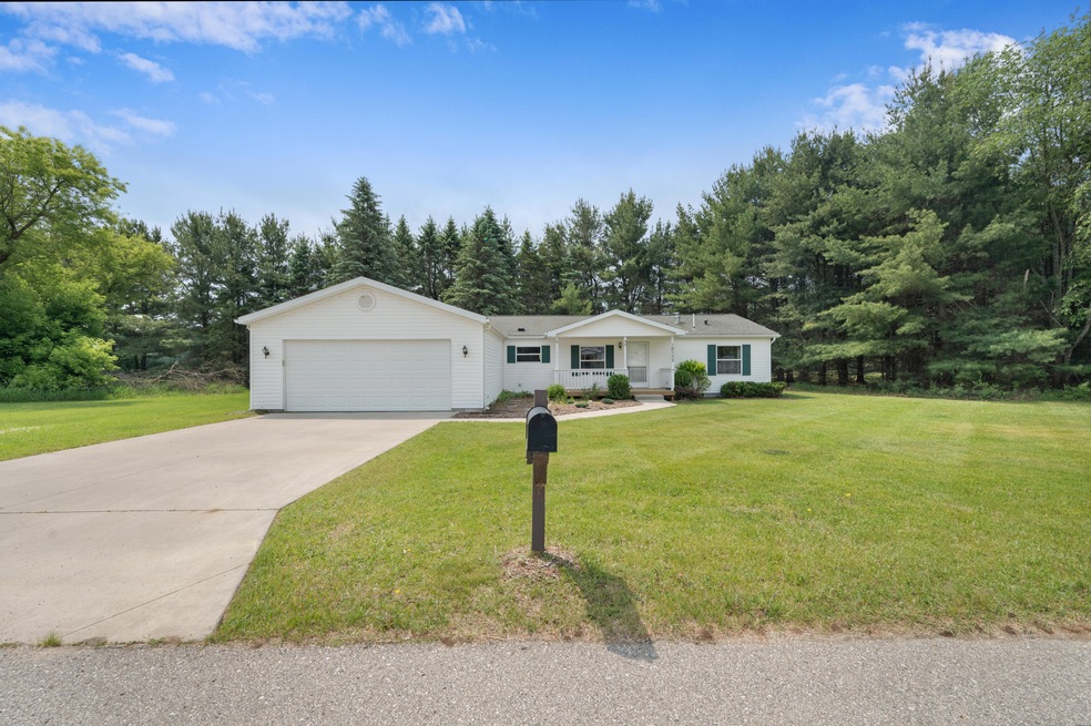 10335-SchoonerLake-CL-Exteriors-3