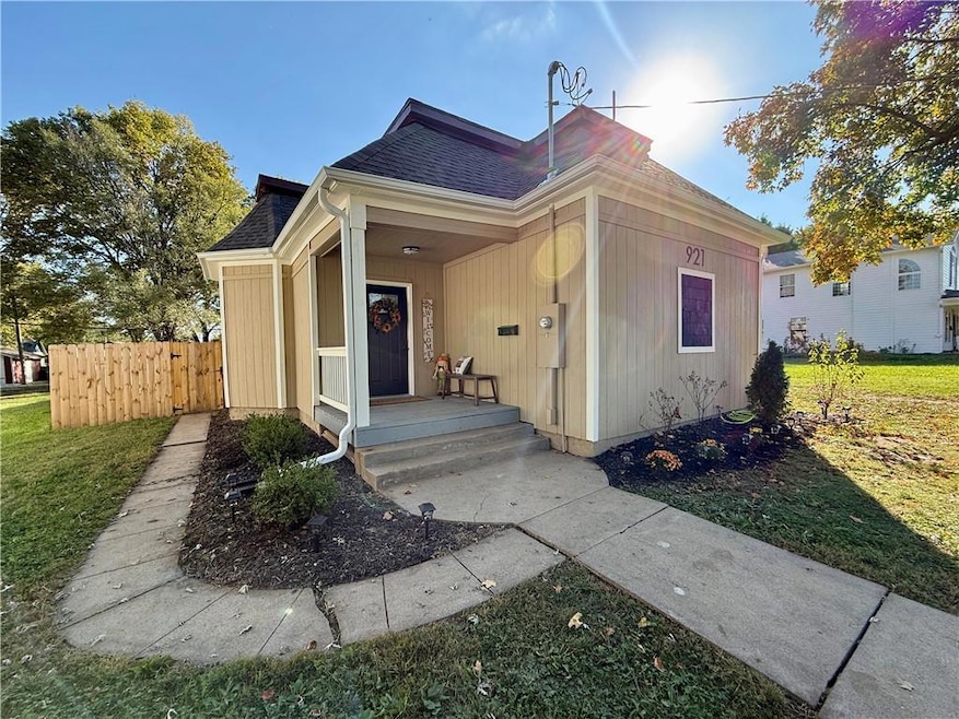 Pending $215,000 • Co-Listing Agent