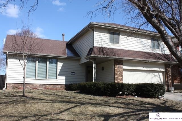 In popular Harvey Oaks. Exterior is maintenance free.