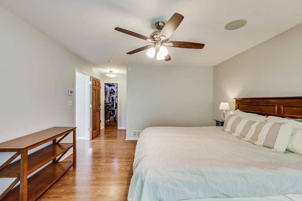 278 N Oak St, Elmhurst, IL 60126 - photo 1