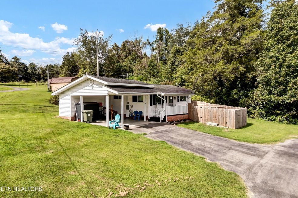 102 Cross Over Rd, Sevierville, TN 37876 - photo 1