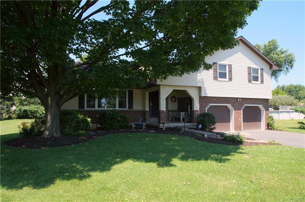 7433 Franks Dr, Bath, PA 18014 - photo 1