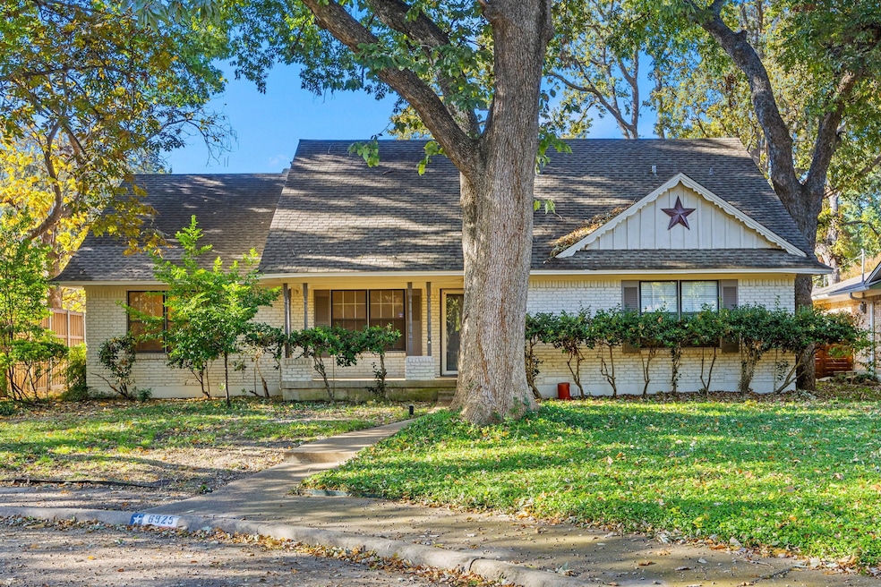 6925 Galemeadow Cir, Dallas, TX 75214 - photo 1
