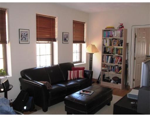 2A Baldwin Place unit 4, Boston, MA 02113 - photo 1