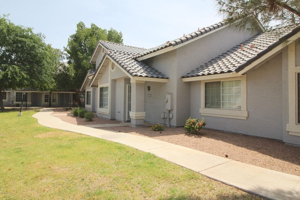 001- Exterior 2