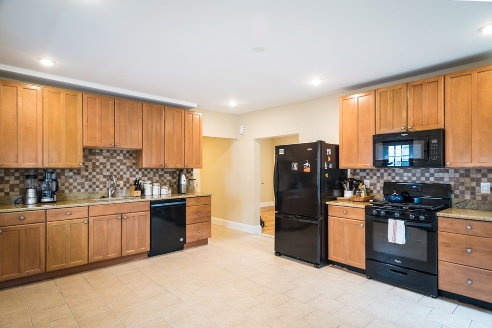 37 Loring Ave unit 1, Winchester, MA 01890 - photo 1