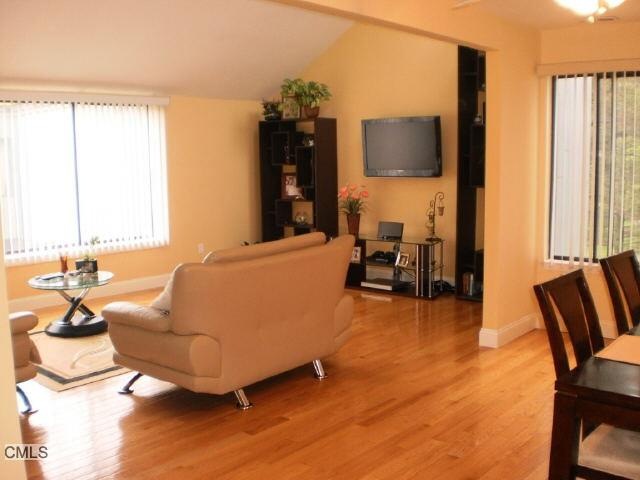 4 Blueberry Ln, Ridgefield, CT 06877 - photo 1