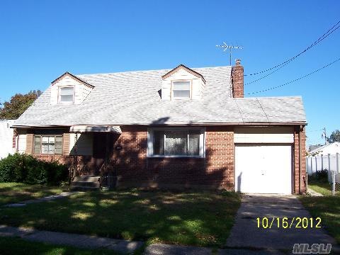 882 Schroeter Ave, Franklin Square, NY 11010 - photo 1