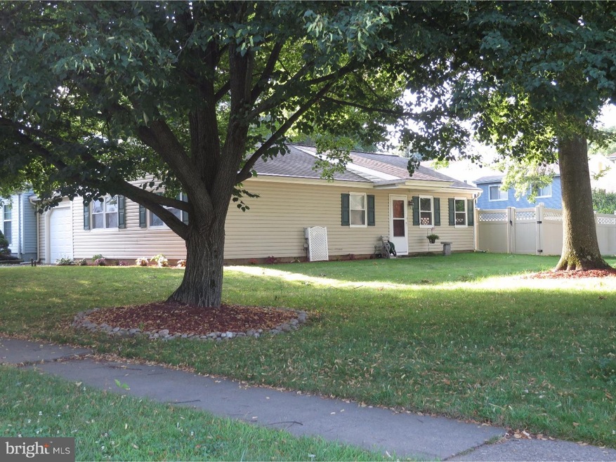 150 E Hanover St, Newtown, PA 18940 - photo 1