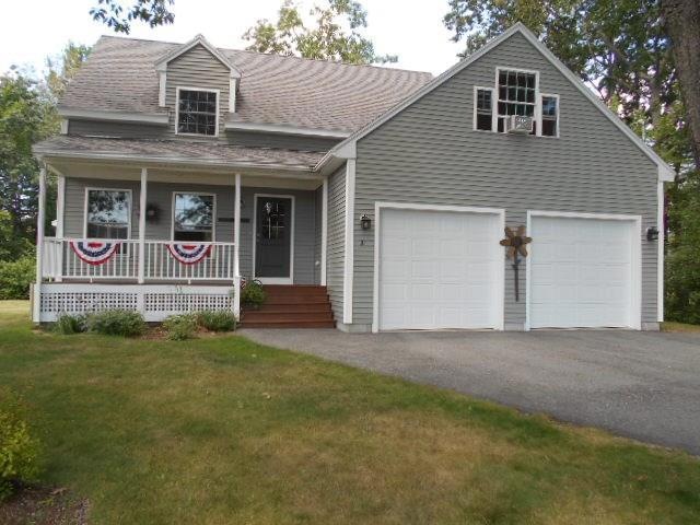 Gorgeous custom home with high-end...