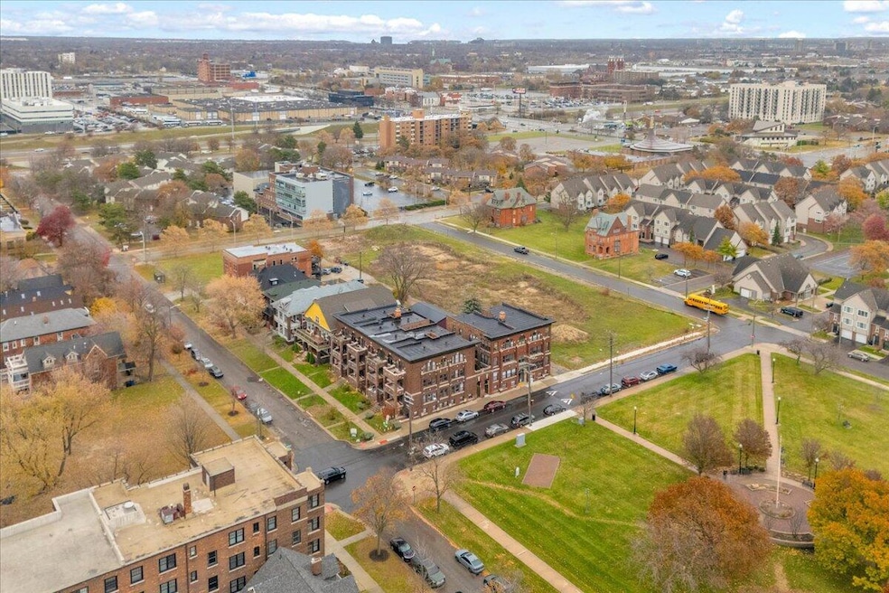 5336 Beaubien Blvd unit 6, Detroit, MI 48202 - photo 1