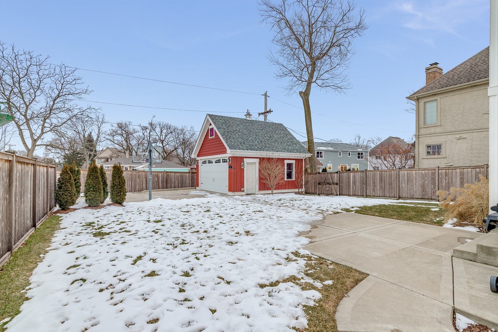 471 N Emery Ln, Elmhurst, IL 60126 - photo 1