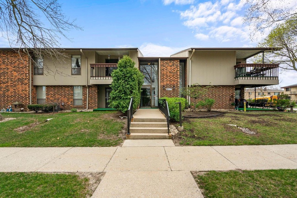 8117 W Manitoba St, West Allis - HDR-1