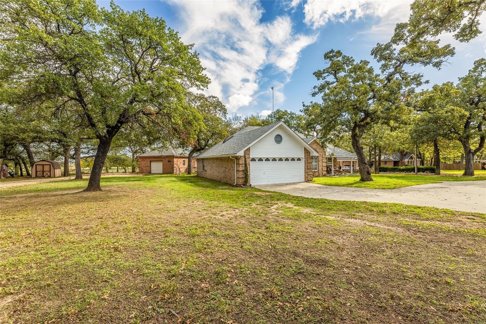 199 Faye Ln, Springtown, TX 76082 - photo 1