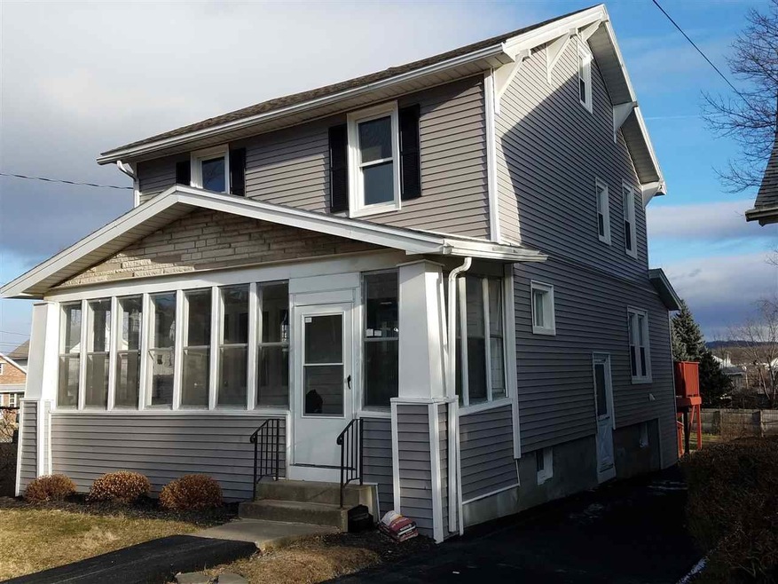 19 Hutton St, Albany, NY 12204 - photo 1