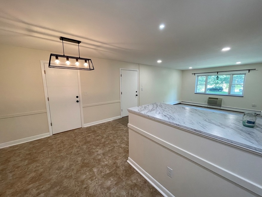 73 Walnut St unit 5, Newtonville, MA 02460 - photo 1