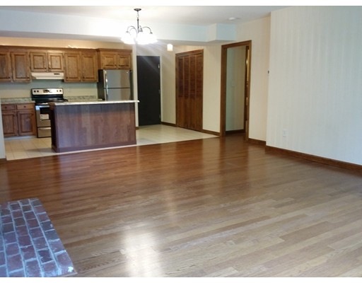 40 Cross St unit 11, Quincy, MA 02169 - photo 1