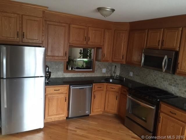 97 Fox Run Ct unit 97, Newington, CT 06111 - photo 1