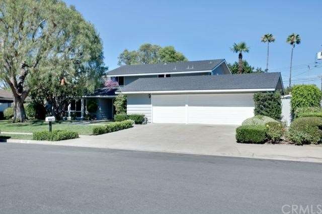 Beautiful 10,000+ SF flat parcel with mature trees