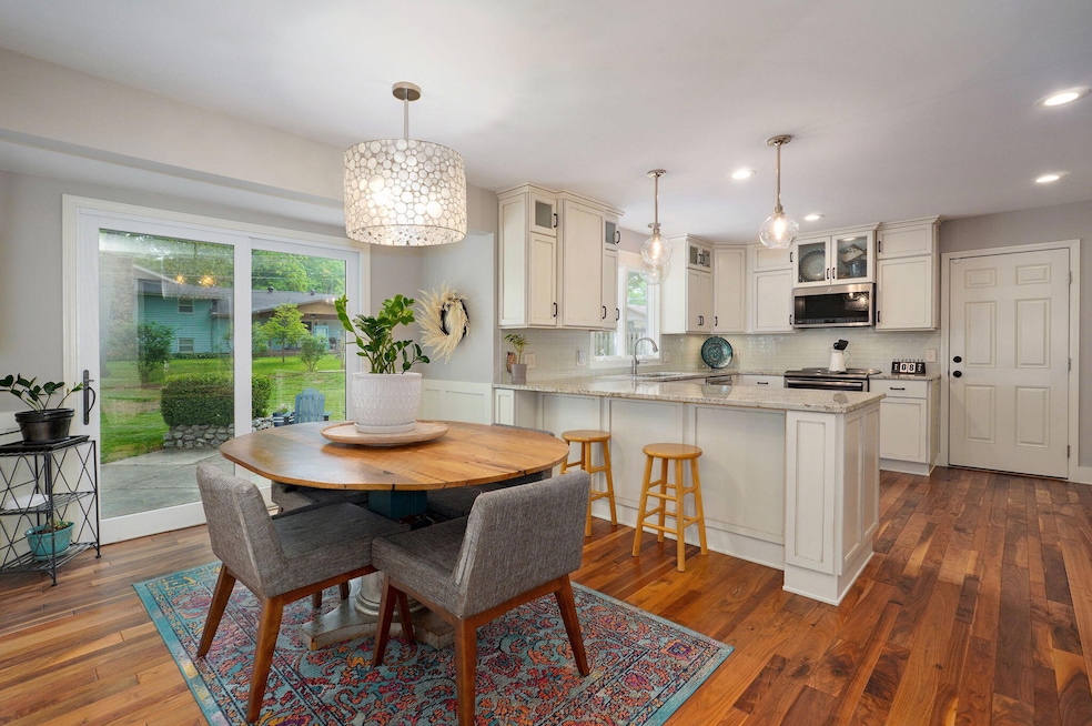 2842 S Glendale Ave-18