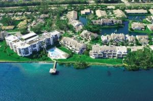 12 S Lakeshore Dr unit 12, Hypoluxo, FL 33462 - photo 1