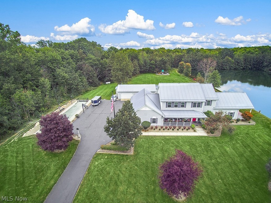 11257 Lake Forest Dr, Chesterland, OH 44026 - photo 1