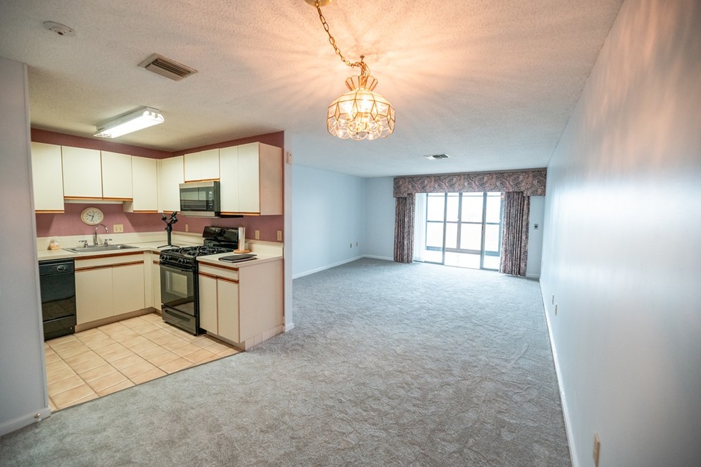 4234 N Main St unit 2G3, Fall River, MA 02720 - photo 1