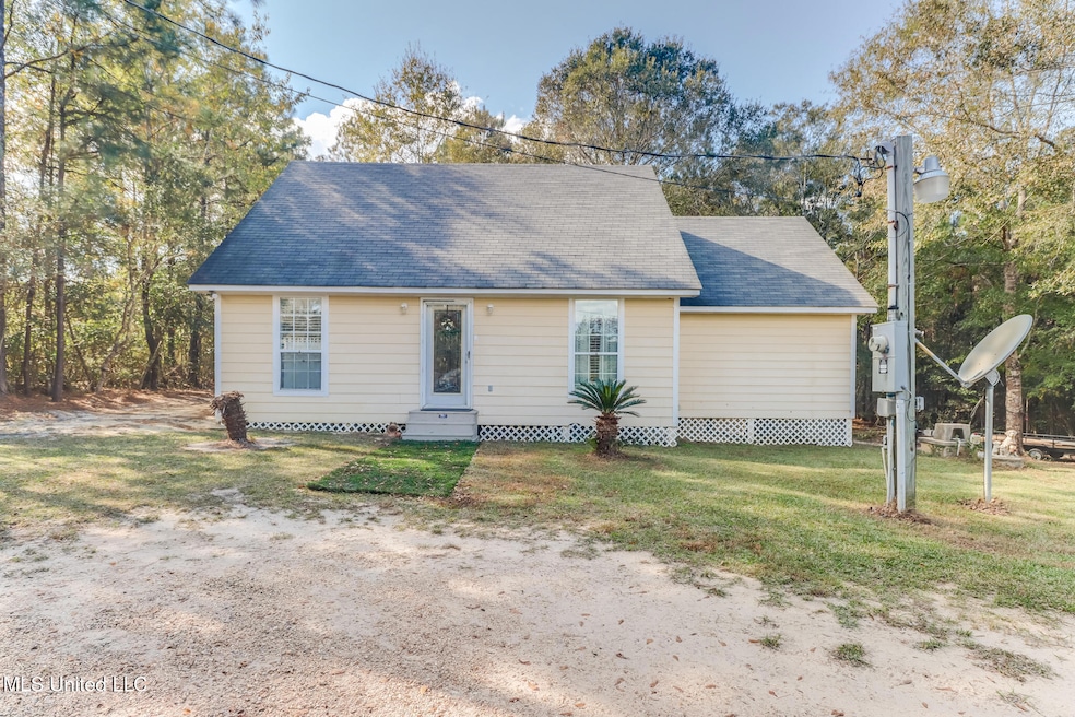 37 Topaz Dr, Mc Henry, MS 39561 - photo 1