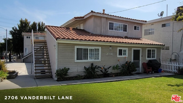 2706 Vanderbilt Ln, Redondo Beach, CA 90278 - photo 1