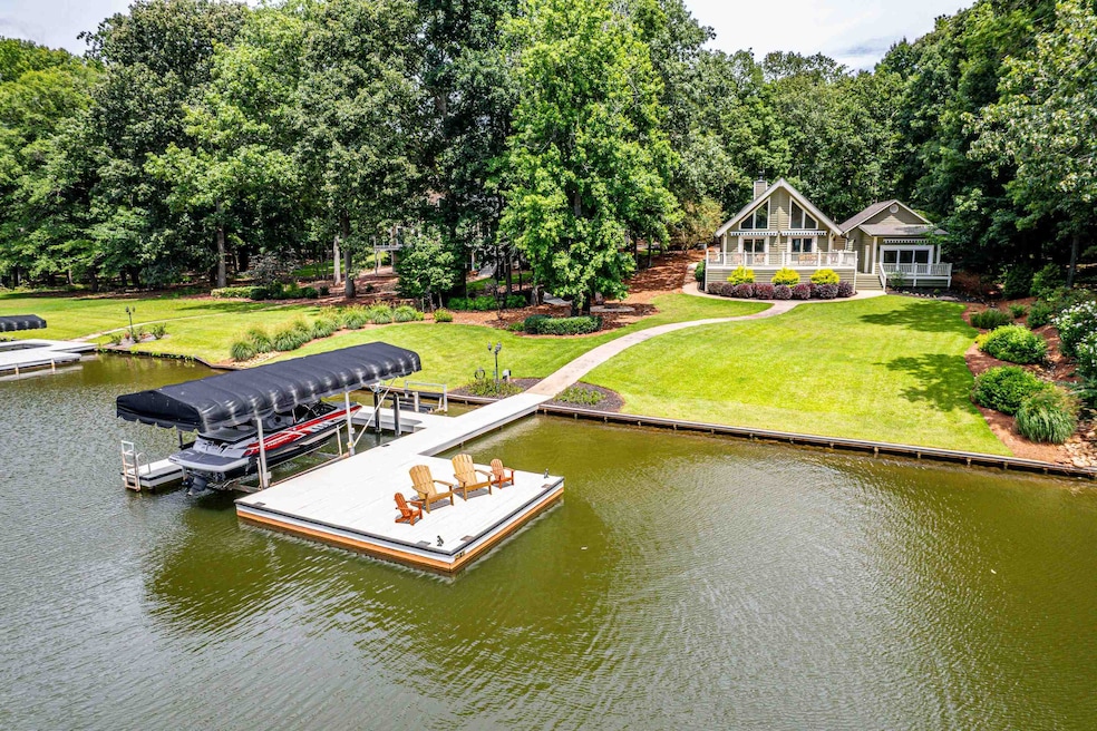 184 Whitney St, Eatonton, GA 31024 - photo 1