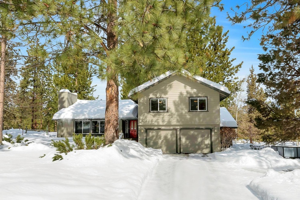 20650 Coventry Cir, Bend, OR 97702 - photo 1