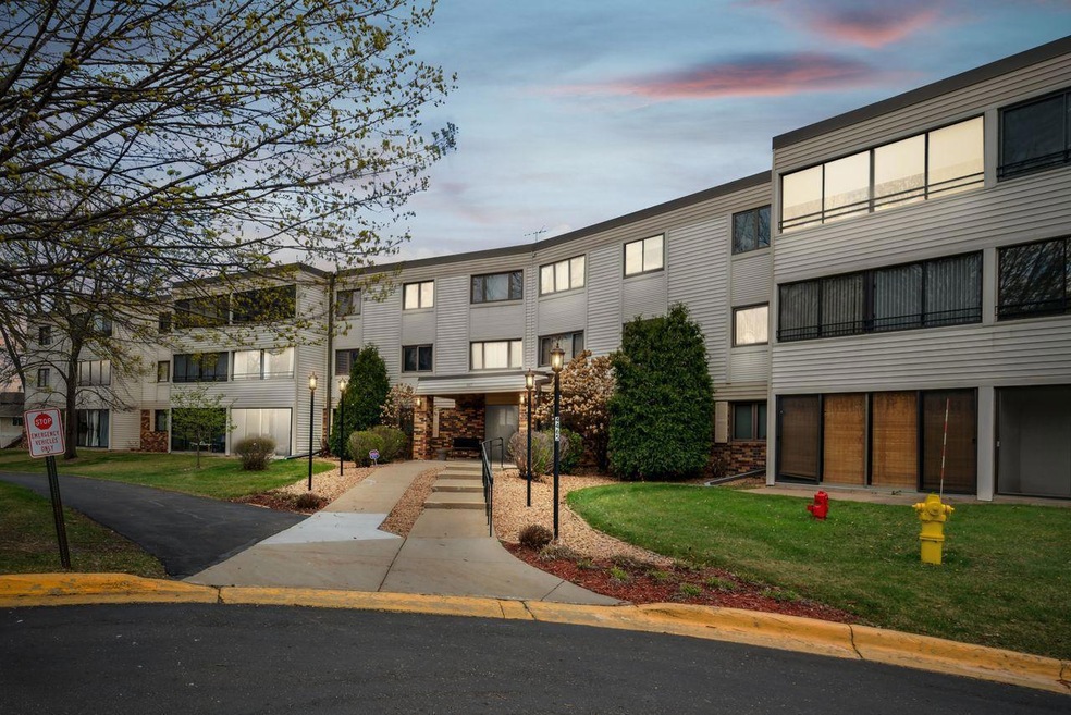 4465 Building front elevation