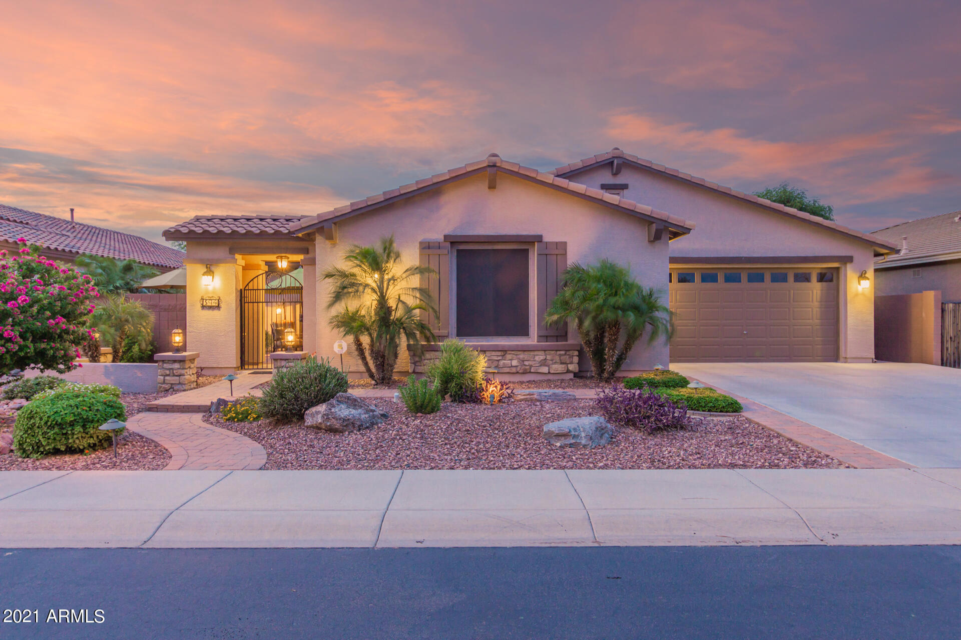 594 W Lyle Ave, San Tan Valley, AZ 85140 - photo 1