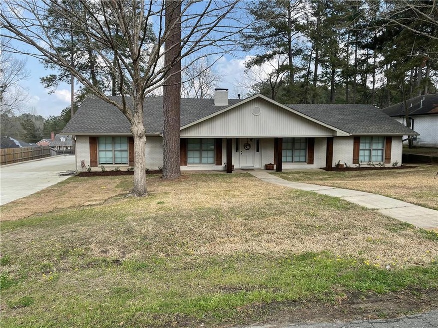 138 Ron Mar Dr, Pineville, LA 71360 - photo 1