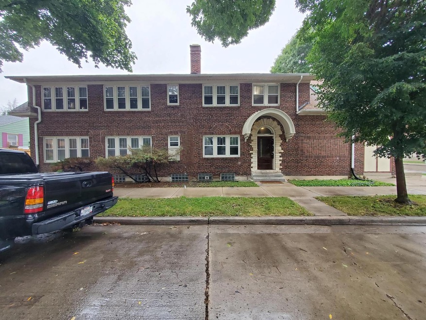 3534 W Mitchell St