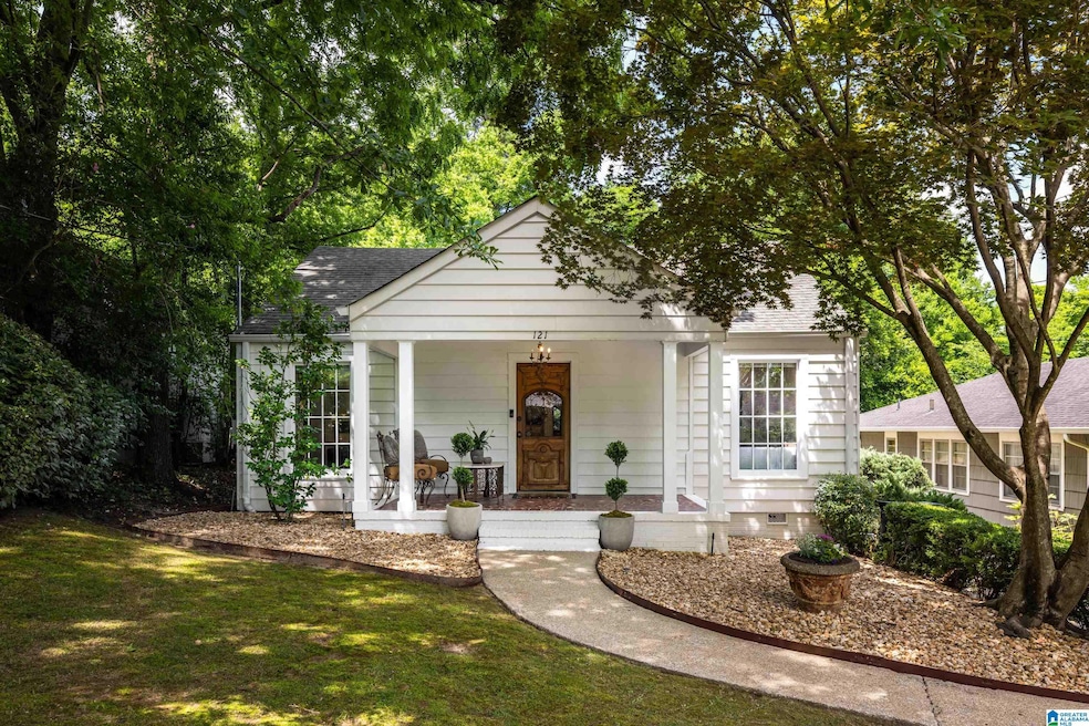 Under Contract $799,900