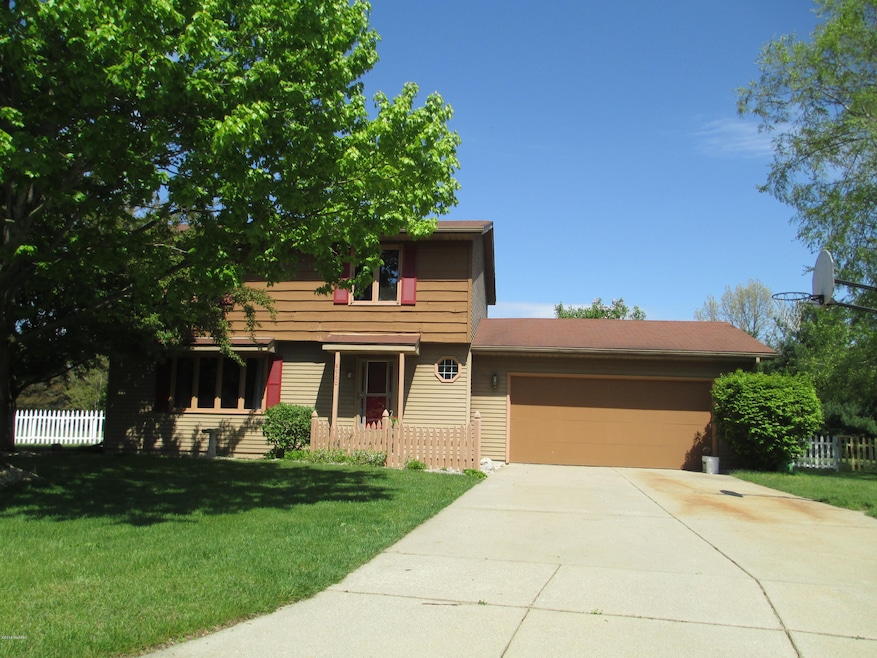 8900 Lori Ct, Portage, MI 49024 - photo 1