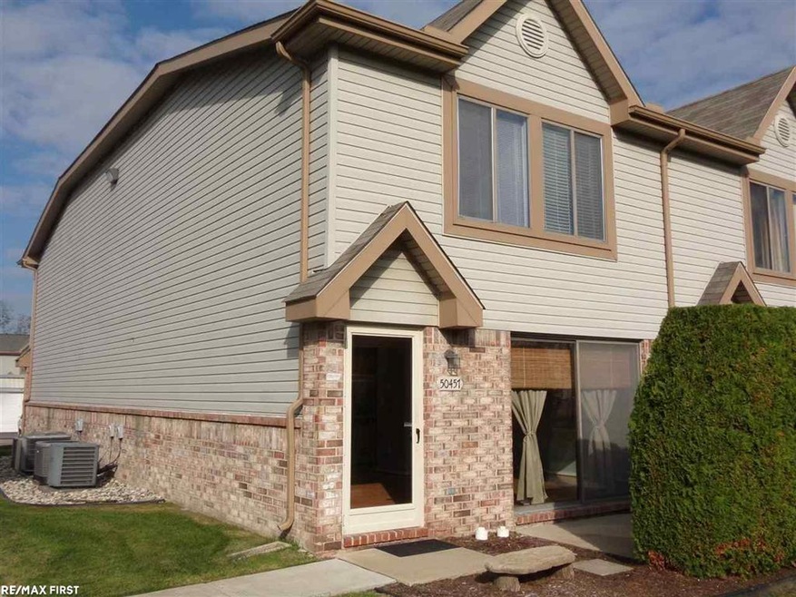 50457 Bay Run N unit 61, Chesterfield, MI 48047 - photo 1