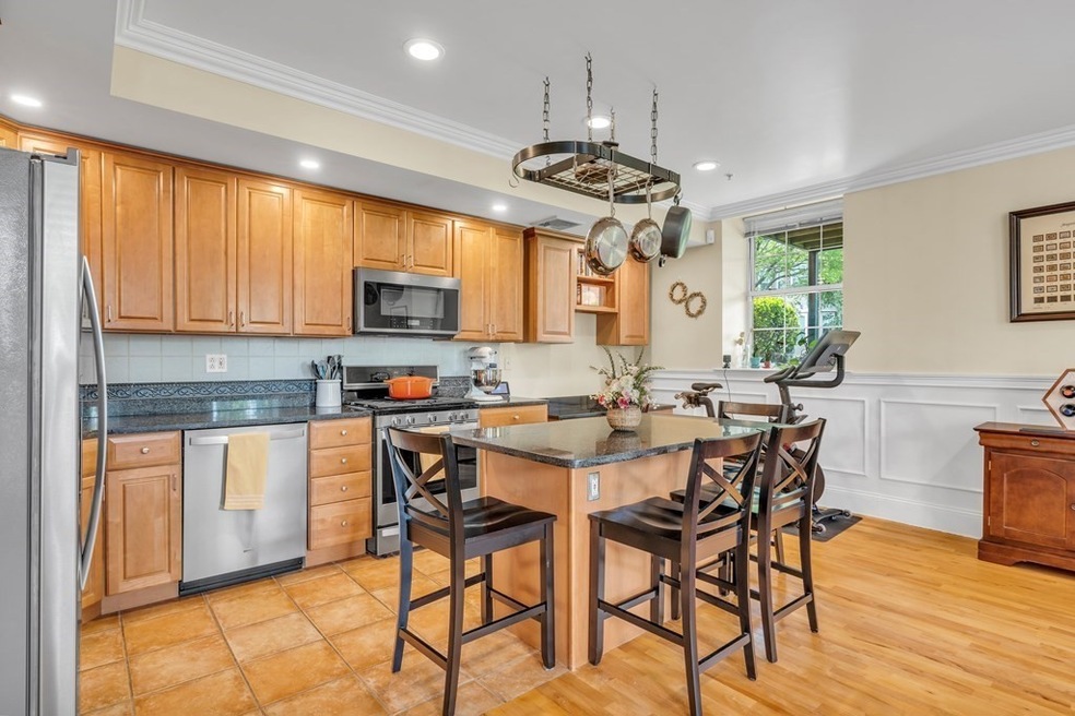 110 O St unit 2, Boston, MA 02127 - photo 1