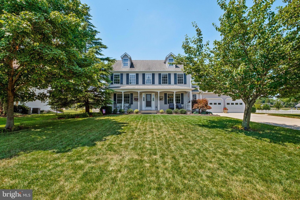 519 Meadow Ridge Dr, Mickleton, NJ 08056 - photo 1