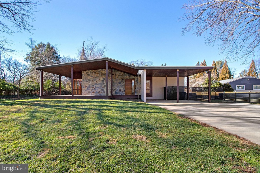 6515 Lily Dhu Ln, Falls Church, VA 22044 - photo 1