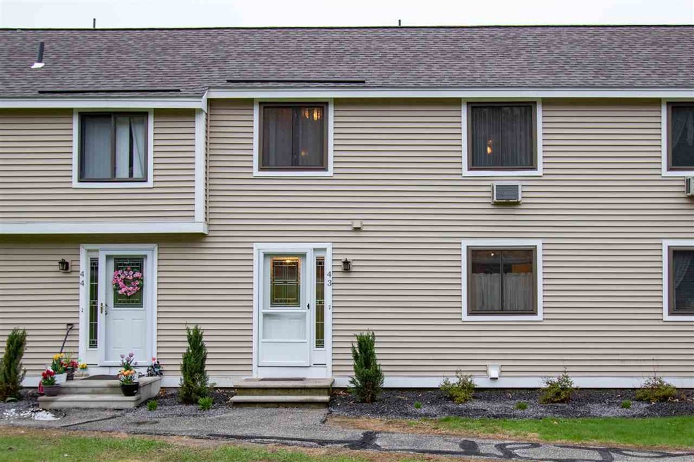 73 Old Nashua Rd unit 43, Londonderry, NH 03053 - photo 1