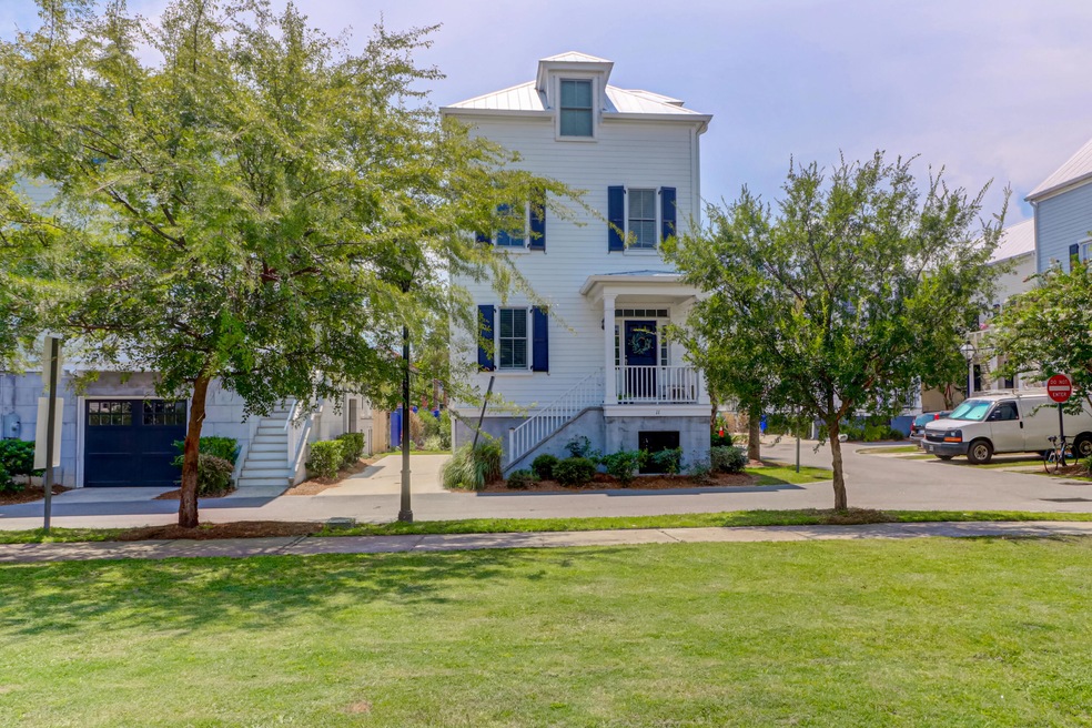11 Dereef Court