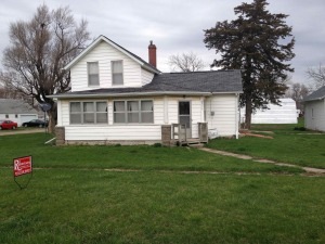 2608 Columbus St, Columbus City, IA 52737 - photo 1
