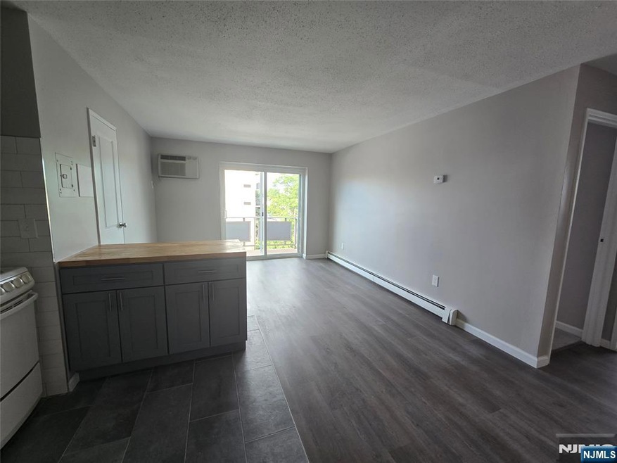 316 Park St unit 1C, Hackensack, NJ 07601 - photo 1