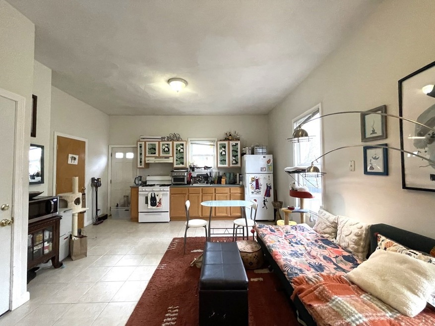 5 Cedar Square unit 2, Cambridge, MA 02140 - photo 1