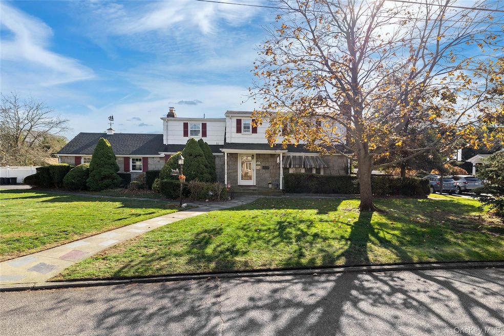 For Sale $1,150,000 • Co-Listing Agent